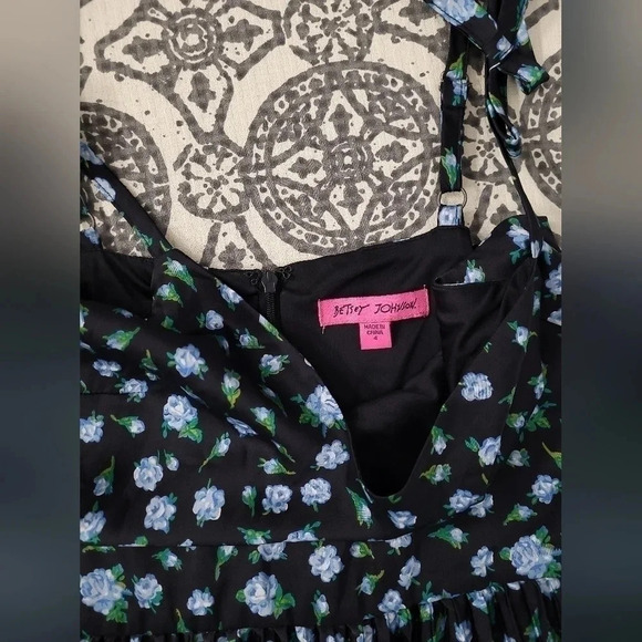 Betsey Johnson Satin Pleated Floral Printed Midi Dress - Picture 4 of 13